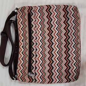 Baggallini Large Crossbody in Fall Color Chevron Pattern Great Condition